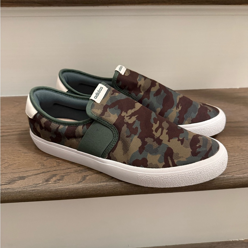 BNWT Men’s Adidas Vulc Raid3r Slip-On 'Camo, Size 10 US